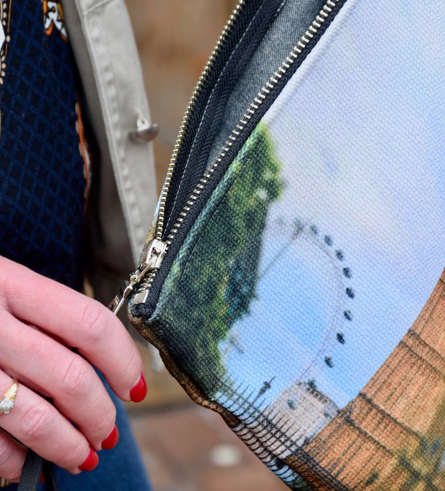 London Wristlet Bag - Handbag featuring Big Ben and the London Eye